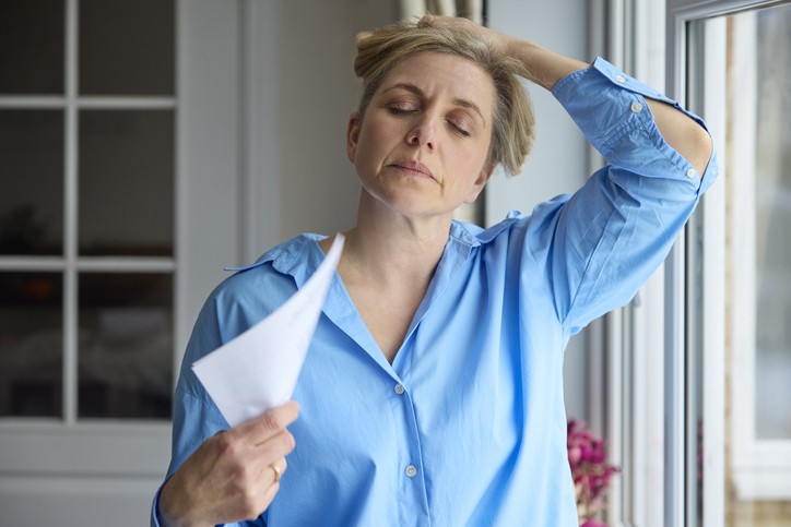 Les huiles essentielles pour soulager les symptômes de la ménopause